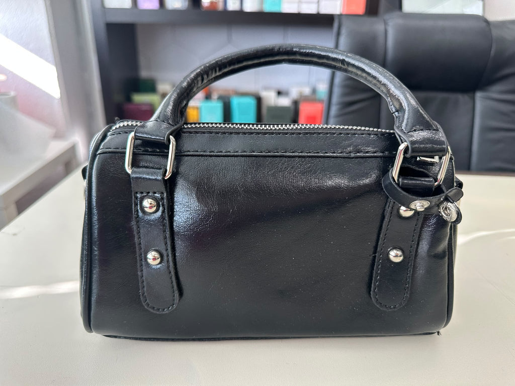 BLOCK36:BORSA IN ECOPELLE A MANO E A TRACOLLA CON CHARM A CUORE