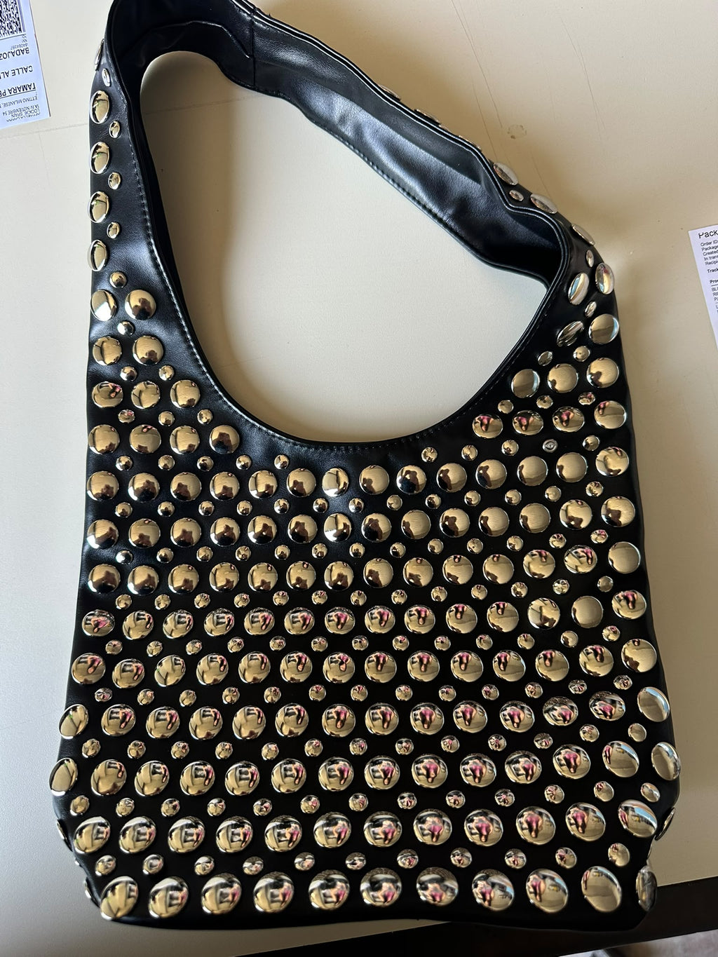 BLOCK36:BORSA A SPALLA NERA CON BORCHIE