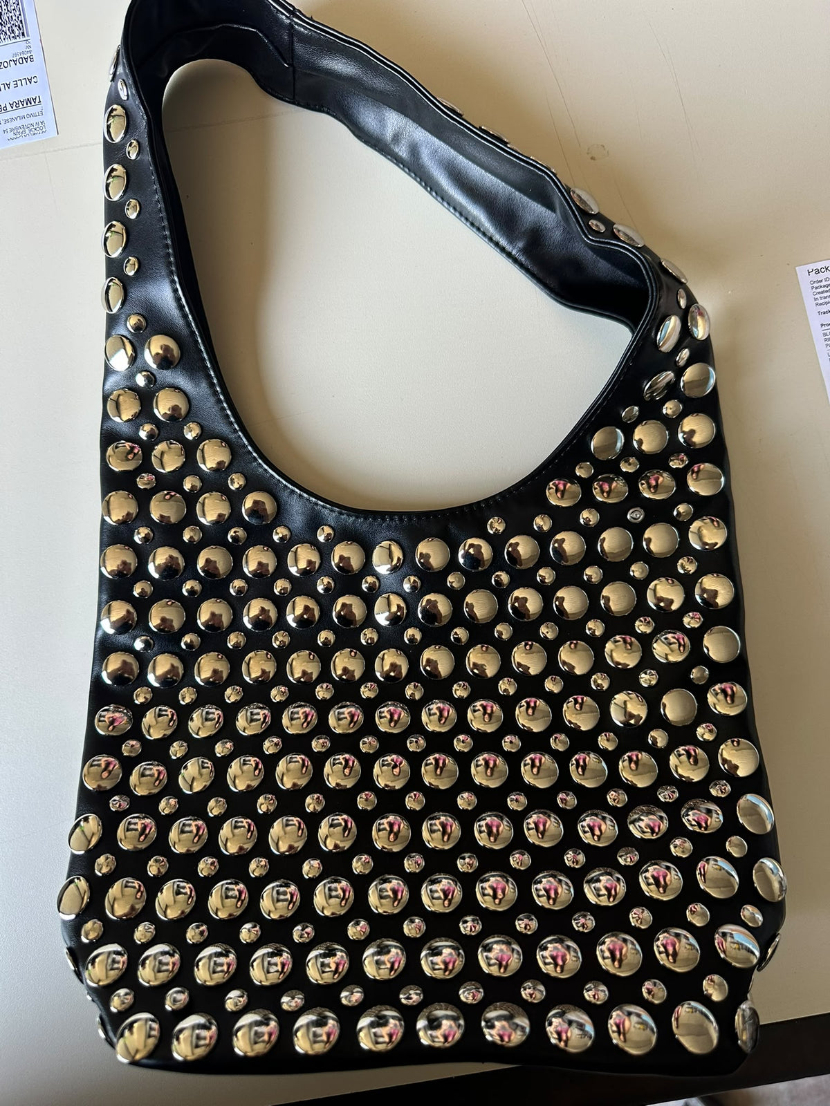 BLOCK36:BORSA A SPALLA NERA CON BORCHIE