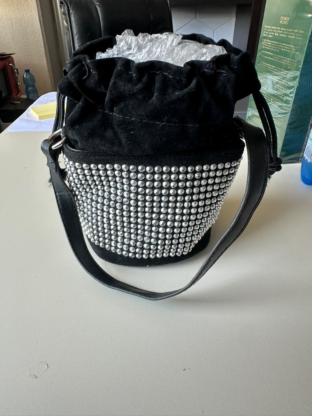 BLOCK36:BORSA A SECCHIELLO NERA CON BRILLANTINI