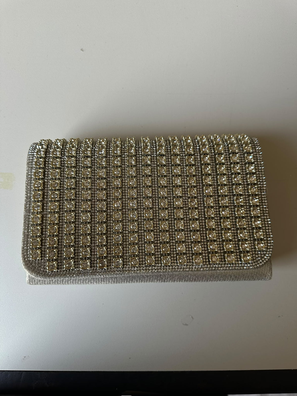 BLOCK36:POCHETTE DORATA CON DETTAGLI BRILLANTINATI