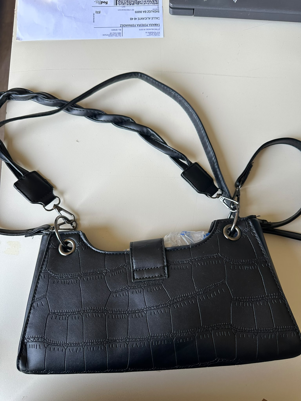 BLOCK36:BORSA NERA A MANO E A TRACOLLA IN ECOPELLE