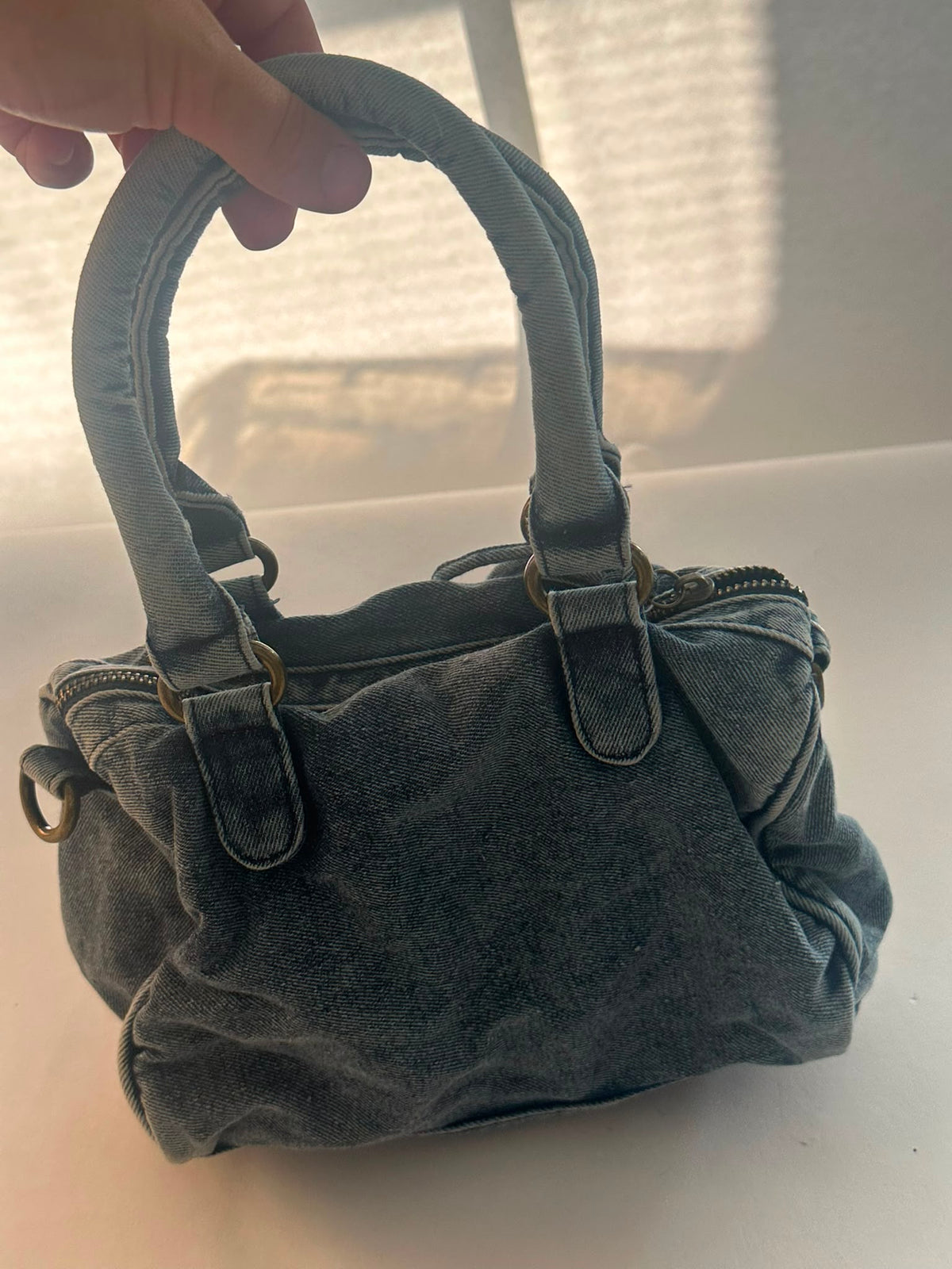 BLOCK36:BORSA IN DENIM BLU DALLA FORMA MORBIDA